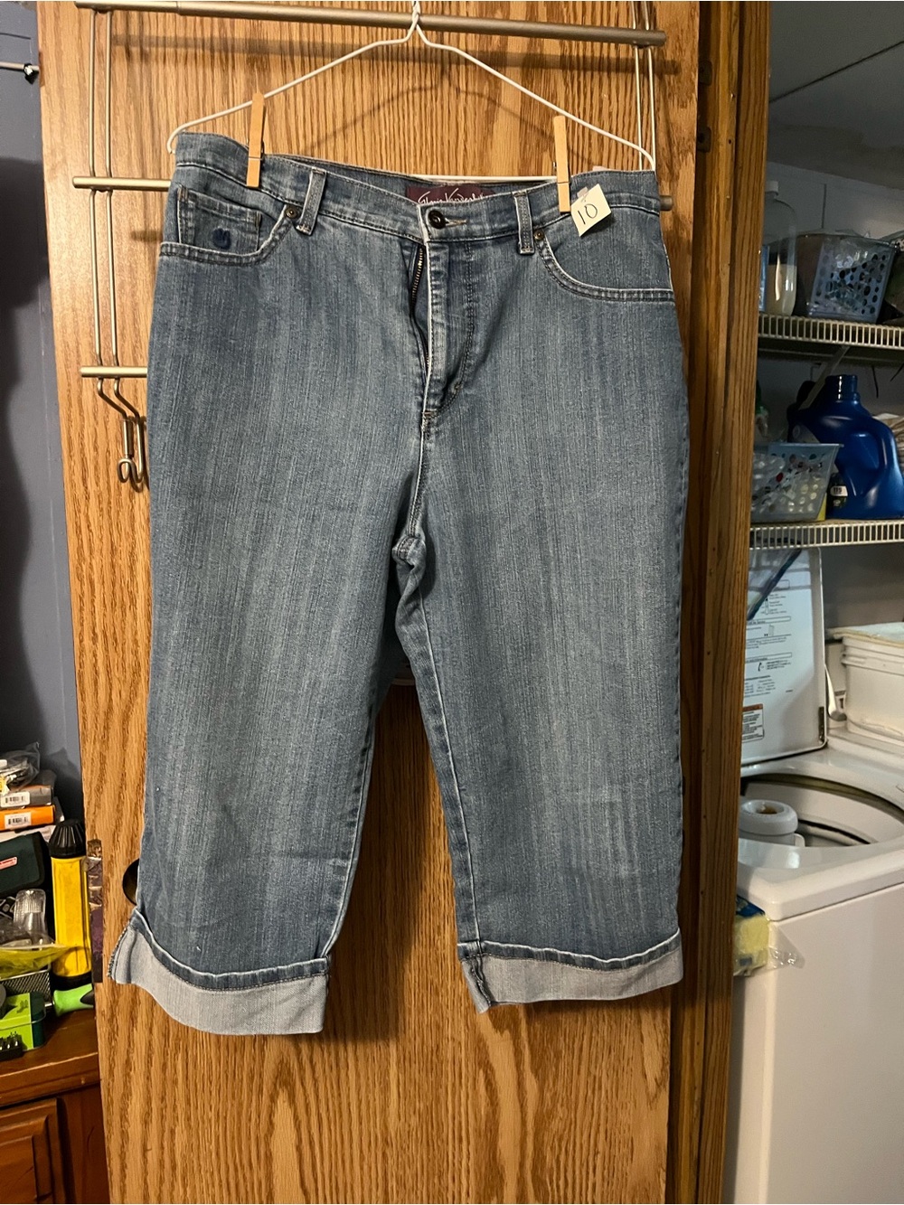 Gloria Vanderbilt Medium Wash Denim Cropped Capri Pants